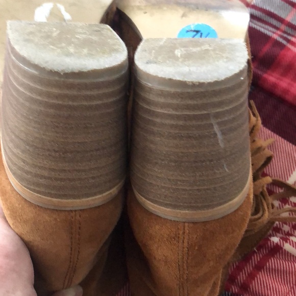 Kenneth Cole Reaction Suede Fringed Booties - Picture 7 of 8